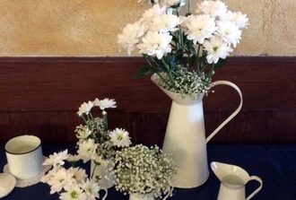 dcoration champtre avec vase mtal