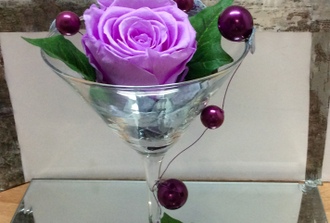rose ternelle lilas dans vase coupe  transparent